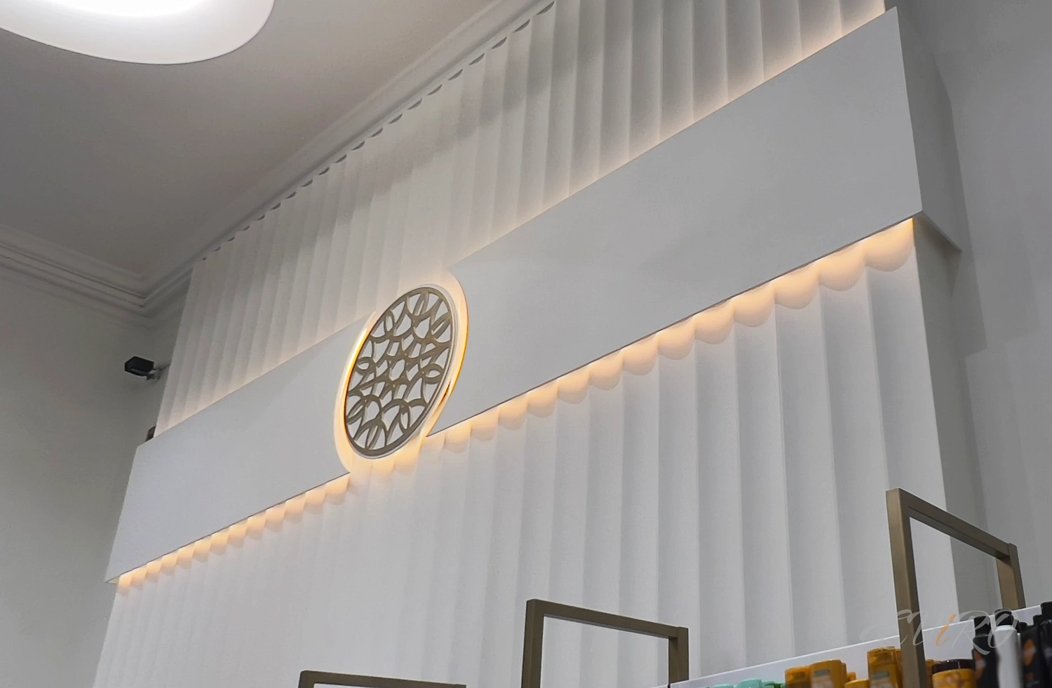 ГУМ: Afina — гипсовая реечная 3D панель для декора интерьера с плавным коннелюрным рельефом